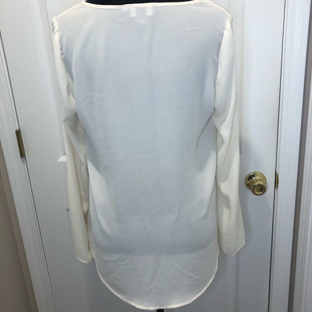 AGB sheer cream lace front hi low long sleeve blouse top, size medium - Picture 7 of 10